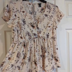 EUC Light peach floral babydoll blouse
